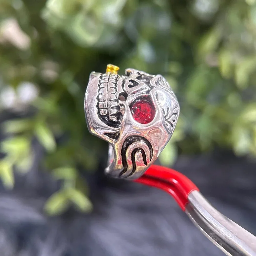 Red‎ Eye Skull Ring